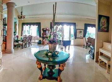 Casa de 3 habitaciones, San Pedro Garza García · Casa en Venta en Jeronimo Siller