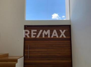 Casa · 482m² · 3 Recámaras · 4 Estacionamientos · Casa en Venta con Jacuzzi El Campanario Queretaro Rcv - Aes