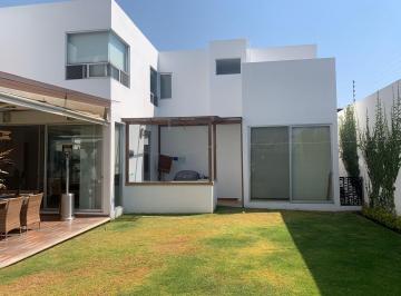 Casa de 6 habitaciones, San Pedro Cholula · Casa en Venta Momoxpan 6 Recámaras Jardín Atocha