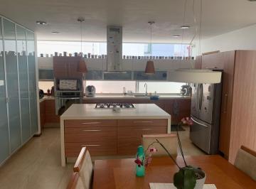 Casa de 6 habitaciones, San Pedro Cholula · Casa de 610 m² con 6 Recámaras en Venta en Momoxpan con Jardín Cerca Explanada