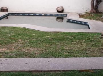 Casa · 220m² · 4 Recámaras · 5 Estacionamientos · Casa en Bosques de Cuernavaca