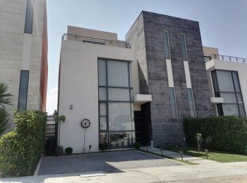 Casa en condominio · 193m² · 3 Recámaras · 2 Estacionamientos · Casa en Condominio - Villas del Campo