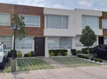 Casa en condominio · 165m² · 3 Recámaras · 2 Estacionamientos · Casa en Venta Milan Fracc. Bosque de Las Fuentes Calimaya a 13 Mtos Galerias Metepec