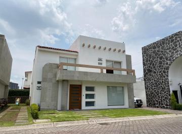 Casa en condominio · 320m² · 3 Recámaras · 3 Estacionamientos · Casa en Condominio - Llano Grande