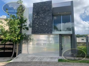 Casa · 350m² · 3 Recámaras · 1 Estacionamiento · Casa en Fraccionamiento Cumbres Animas