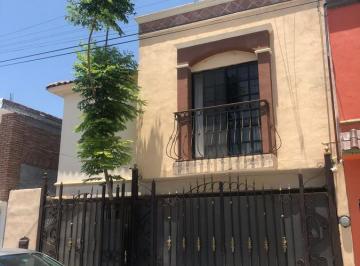 Casa · 170m² · 3 Recámaras · 2 Estacionamientos · Casa - Fraccionamiento Gustavo Diaz Ordaz