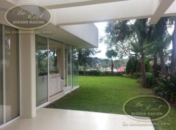 Casa · 450m² · 3 Recámaras · 2 Estacionamientos · Residencia en Venta en El Centro 1 Sola Planta - Magnifica Ubicación