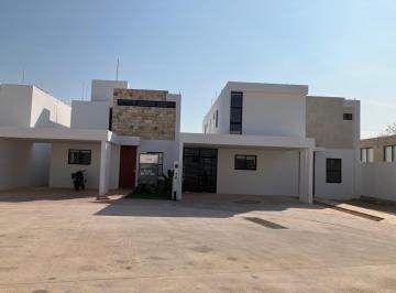 Casa en condominio · 186m² · 3 Recámaras · 2 Estacionamientos · Venta Casa en Privada Capri, Cholul Yucatan
