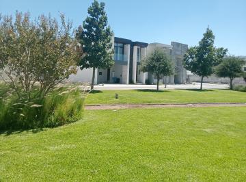 Casa de 3 habitaciones, Saltillo · Hermosa Residencia Vanguardista en Venta en Rincon de Los Encinos