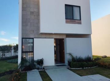 Casa · 112m² · 4 Recámaras · 2 Estacionamientos · La Firma Real State Vende Casa Nueva Modelo Zaira en Carena Residencial Al Poniente de La Ciudad