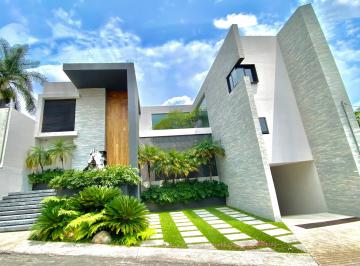 Casa de 5 habitaciones, Cuernavaca · Imponente Casa en El Corazón de Vista Hermosa