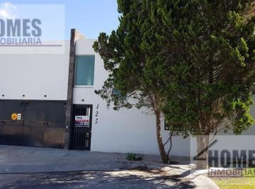 Casa · 290m² · 3 Recámaras · 2 Estacionamientos · Casa - San Luis Potosí