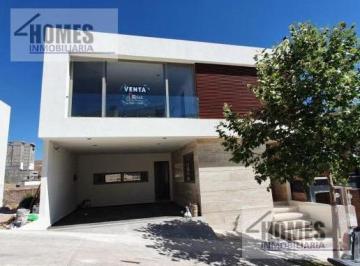 Casa · 360m² · 3 Recámaras · 2 Estacionamientos · Casa - San Luis Potosí