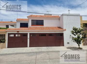 Casa · 430m² · 4 Recámaras · 3 Estacionamientos · Amplia Casa en Venta Lomas 4a Zona Plus