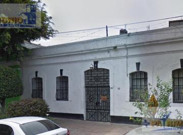 Casa · 400m² · 8 Recámaras · 1 Estacionamiento · A Aproveche Amplia Casa en Venta con Gran Terreno en Lago Chapala 15, Colonia Anahuac, Miguel Hidalg