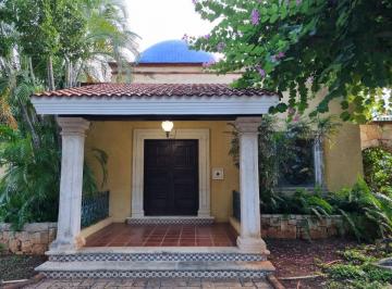 Casa · 770m² · 5 Recámaras · 5 Estacionamientos · Casa - San Ramon Norte