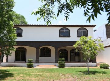 Casa de 4 habitaciones, Saltillo · Venta Casa Fraccionamiento Los Cedros