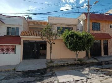 Casa · 270m² · 3 Recámaras · 1 Estacionamiento · Casa en Venta en Ciudad Cuauhtémoc Secc. Tonatiuh, Ecatepec de Morelos - (4)