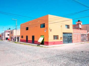 Casa de 5 habitaciones, San Miguel de Allende · Casa con Local y Departamento Ignacio Allende en Venta, Itzquinapan, San Miguel de Allende