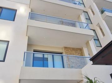 Departamento · 240m² · 3 Recámaras · 2 Estacionamientos · Departamento en Torre 1010