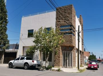 Edificio , Chihuahua · Edificio de 2 Pisos con Estacionamiento Para 8 Carros en Col Linss