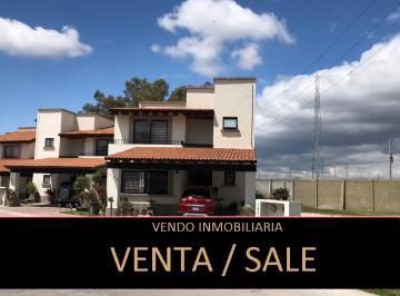 Casa · 300m² · 4 Recámaras · 2 Estacionamientos · Casa en Venta Fraccionamiento Casco Viejo