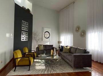 Casa · 770m² · 5 Recámaras · 7 Estacionamientos · Casa en Venta en Contry Aguilas
