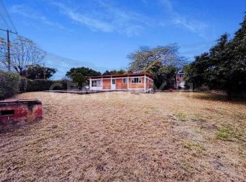 Casa · 200m² · 3 Recámaras · 5 Estacionamientos · Casa en Venta en Colinas de Oaxtepec