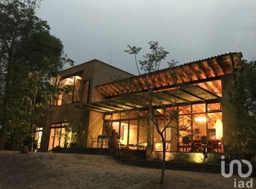 Casa · 266m² · 3 Recámaras · 4 Estacionamientos · Casa en Venta, San Juan, Malinalco, México