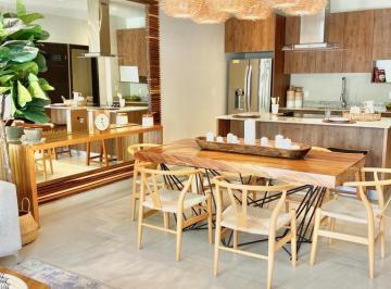Departamento de 3 habitaciones, Solidaridad · Casa con 3 Recámaras en Venta en Playa del Carmen