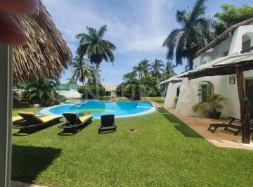 Casa · 480m² · Casa y Terreno en Venta en Acapulco Diamante