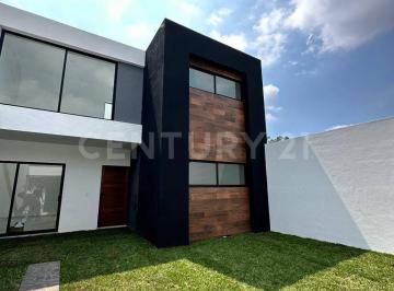 Casa · 180m² · 4 Recámaras · 2 Estacionamientos · Casa en Venta en Jiutepec