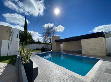 Casa · 164m² · 3 Recámaras · 2 Estacionamientos · En Privada por Plaza Munoz Nueva
