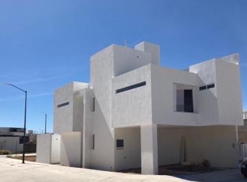 Casa · 193m² · 3 Recámaras · 2 Estacionamientos · Casa con Roof a Estrenar en Zibari