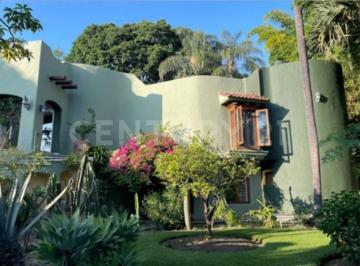 Casa · 707m² · 6 Recámaras · 4 Estacionamientos · Casa en Venta en Lomas de Cortes, Cuernavaca Morelos