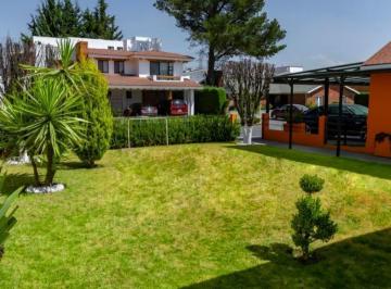 Casa en condominio · 363m² · 4 Recámaras · 2 Estacionamientos · Venta de Casa de Una Sola Planta en Paseo San José en Metepec