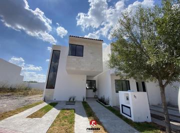 Casa · 108m² · 4 Recámaras · 2 Estacionamientos · Casa en Mura Ciudad Maderas