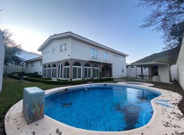 Casa de 4 habitaciones, Monterrey · Hermosa Casa en Sierra Alta Primeros Sectores