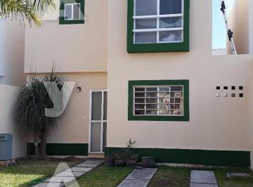 Casa · 90m² · 3 Recámaras · 1 Estacionamiento · Casa en Renta, Amueblada, 3 Recámaras, Av 135, Jardines Sur, Cancún.
