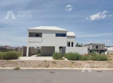 Casa · 450m² · 4 Recámaras · 1 Estacionamiento · Casa en Residencial Leones
