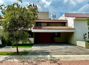 Casa en condominio de 4 habitaciones, Zapopan · Casa en Venta en Cd. Bugambilias, Zapopan