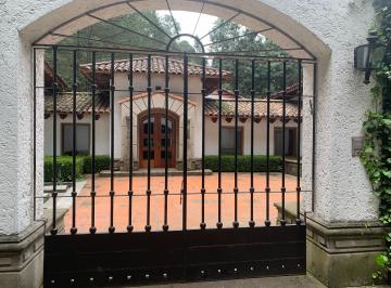 ENTRADA AL PATIO PRINCIPAL · Casa en Renta Acopilco