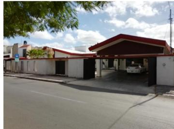 Casa · 586m² · 5 Recámaras · Venta Casa - Residencia Sobre Av Yucatan, Jardines de Merida, Norte