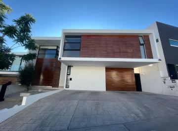 Casa de 4 habitaciones, Querétaro · Casa en Venta en Cumbres del Lago Juriquilla