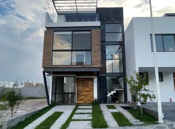 Casa de 3 habitaciones, Zapopan · Casa en Venta en Valle Imperial Coto Castaños
