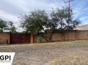 Terreno / Lote · 1000m² · 4 Estacionamientos · Terreno con Terraza en Venta Lomas de Comanjilla