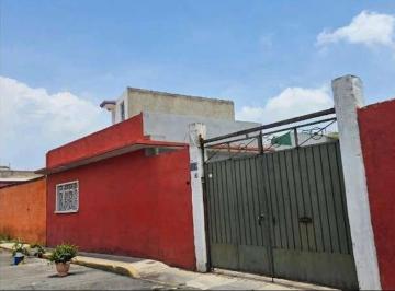 Terreno / Lote de 4 habitaciones, Iztapalapa · Oportunidad Estratégica de Inversión en Iztapalapa: Terreno con Potencial de Des