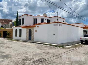 Departamento · 4 Recámaras · 2 Estacionamientos · Se Vende Hermosa Casa de 4 Recamaras en Fracciorama 2000, Campeche