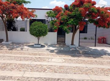 Casa · 250m² · 3 Recámaras · 2 Estacionamientos · Casa en Venta Lomas de Comanjilla León Guanajuato
