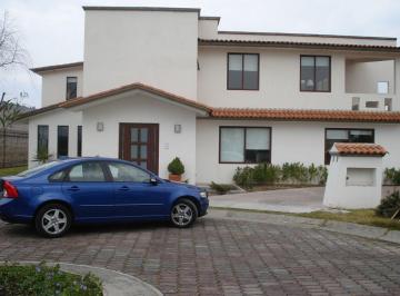 Casa en condominio · 500m² · 5 Recámaras · 2 Estacionamientos · Renta de Casa en Valle de Zamarrero en Zinacantepec